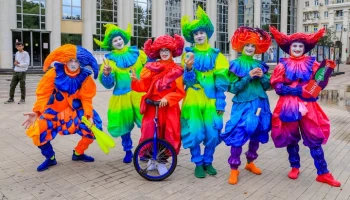 Москва онлайн покажет открытие фестиваля "Театральный бульвар"