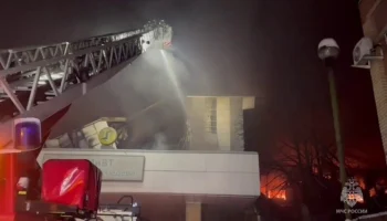 Роспотребнадзор не выявил превышения нормы вредных веществ из-за пожара на юге Москвы