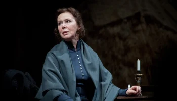 В Театре Маяковского опровергли информацию о болезни актрисы Евгении Симоновой В Театре Маяковского опровергли информацию о болезни актрисы Евгении Симоновой