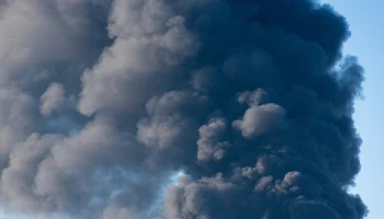 Мощный взрыв произошел в промышленном парке в аргентинском Буэнос-Айресе