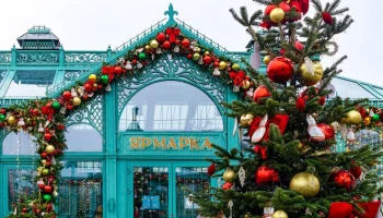 На площадках проекта "Зима в Москве" сохранят праздничное оформление