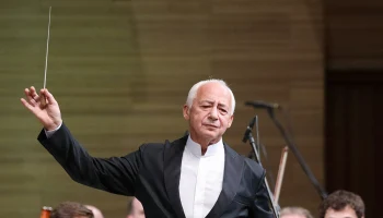 Дирижера Владимира Спивакова госпитализировали с пневмонией