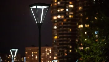 В московских дворах установили более 9,7 тысячи фонарей в 2024 году