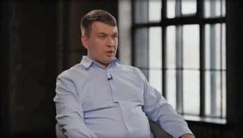 Обвиняемого в фейках блогера Ремесло признали вменяемым, следствие завершено Обвиняемого в фейках блогера Ремесло признали вменяемым, следствие завершено