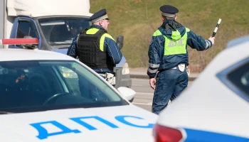 Дело завели на иностранца за попытку дать взятку сотруднику ДПС в Москве
