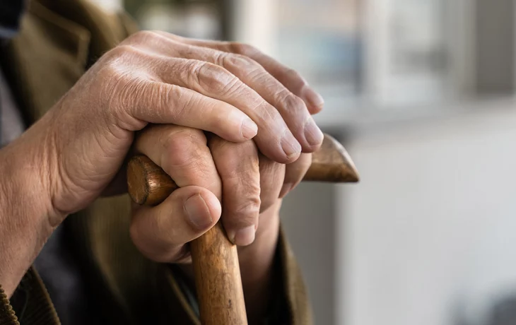 Эксперт назвал требующие подачи заявления выплаты и льготы для пенсионеров