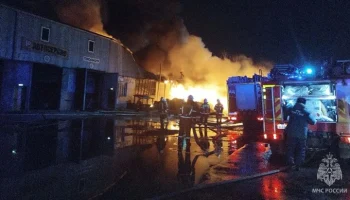 Пожар площадью 1,5 тысячи кв м произошел в промзоне Нижнего Новгорода