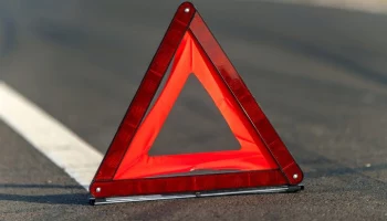 Движение на МКАД в районе Профсоюзной улицы затруднено из-за аварии