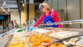 Праздничные скидки ждут гостей рыбных рынков "Москва – на волне" в День города