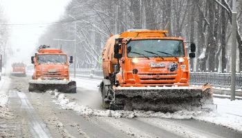 Столичные службы ликвидируют последствия снегопада в круглосуточном режиме