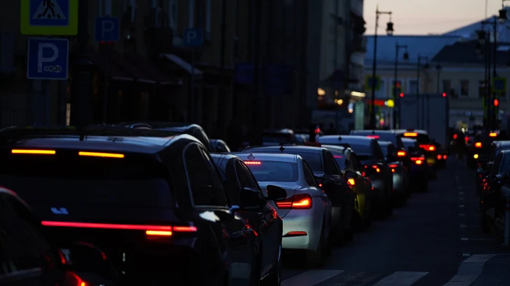 Москвичам посоветовали отложить поездки на машине вечером 25 ноября Москвичам посоветовали отложить поездки на машине вечером 25 ноября