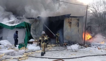 Пожар произошел на складе швейной фабрики во Владимирской области