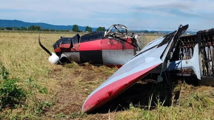 МЧС: Самолет АН-3 аварийно сел в поле и загорелся на Сахалине МЧС: Самолет АН-3 аварийно сел в поле и загорелся на Сахалине