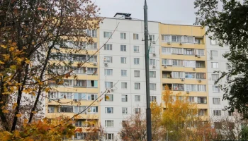 В районе Отрадное проходит капитальный ремонт дома 1982 года постройки