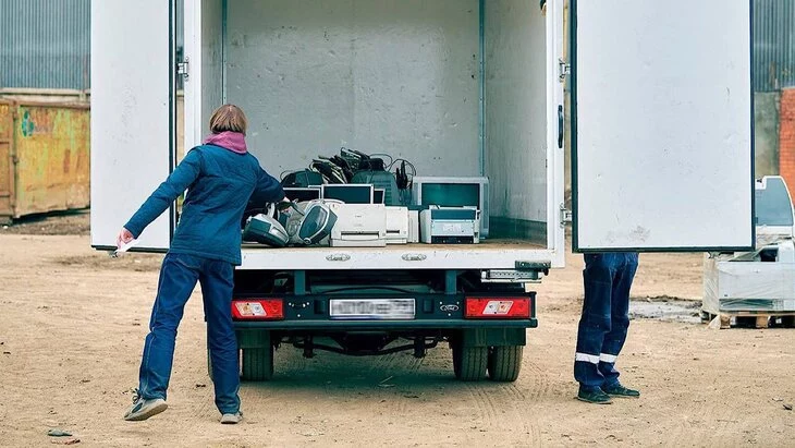 Около тысячи заявок в неделю в октябре принял сервис "Вывоз ненужных вещей" от москвичей