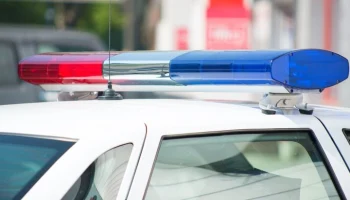 В Рязани двое мужчин украли из гипермаркета 9 ящиков водки для свадьбы