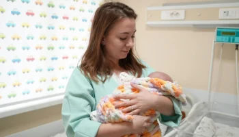 Подмосковные врачи выходили новорожденного мальчика весом 650 граммов