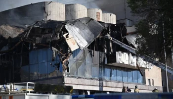 Огнеборцы ликвидировали открытое горение в здании театра в Хабаровске