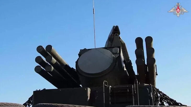 Мэр Москвы: системы ПВО сбили еще два беспилотника, летевших к столице Мэр Москвы: системы ПВО сбили еще два беспилотника, летевших к столице