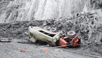 Два человека погибли в результате падения автобуса в Красноярском крае