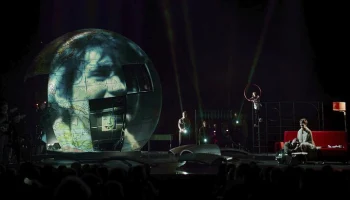 Москва онлайн покажет закулисье спектакля "Космос" в Театре имени Пушкина