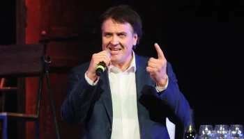 Попавший в ДТП актер Матросов заявил, что выйдет на сцену в субботу