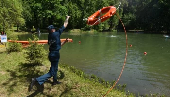 Семь человек спасли на водоемах Москвы за прошедшие выходные