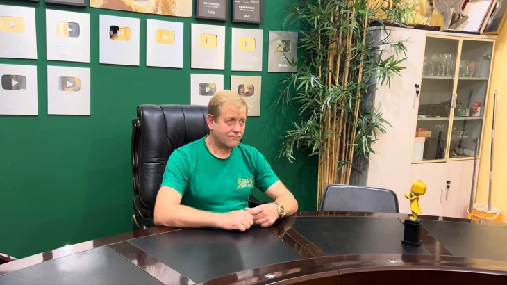 Владелец сафари-парка «Тайган» сорвался на багги со склона в горах Крыма Владелец сафари-парка «Тайган» сорвался на багги со склона в горах Крыма