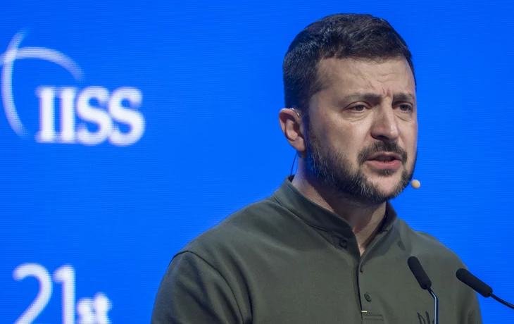 Зеленский раскрыл Блинкену «вероятные цели» ударов ракетами по России Зеленский раскрыл Блинкену «вероятные цели» ударов ракетами по России