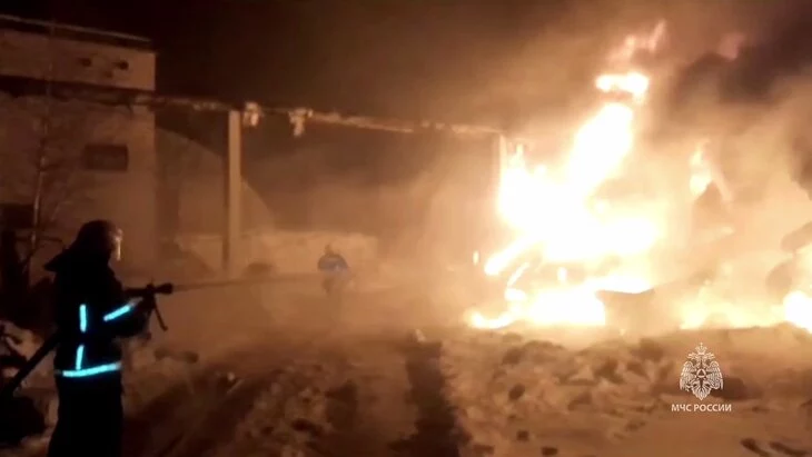 Крупный пожар произошел на складе для хранения обуви во Владимирской области Крупный пожар произошел на складе для хранения обуви во Владимирской области