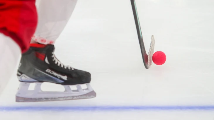 КХЛ пожизненно отстранила судью видеоповторов за ошибку в матче КХЛ пожизненно отстранила судью видеоповторов за ошибку в матче