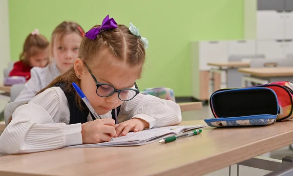 Минпросвещения объявило даты новогодних каникул у школьников Минпросвещения объявило даты новогодних каникул у школьников