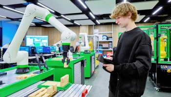 Собянин: Все больше выпускников девятых классов выбирают учебу в колледже