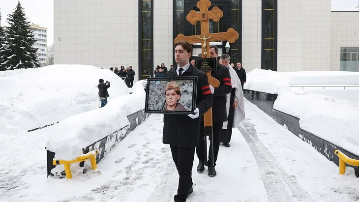 Актрису Ирину Шевчук похоронили на Троекуровском кладбище Актрису Ирину Шевчук похоронили на Троекуровском кладбище