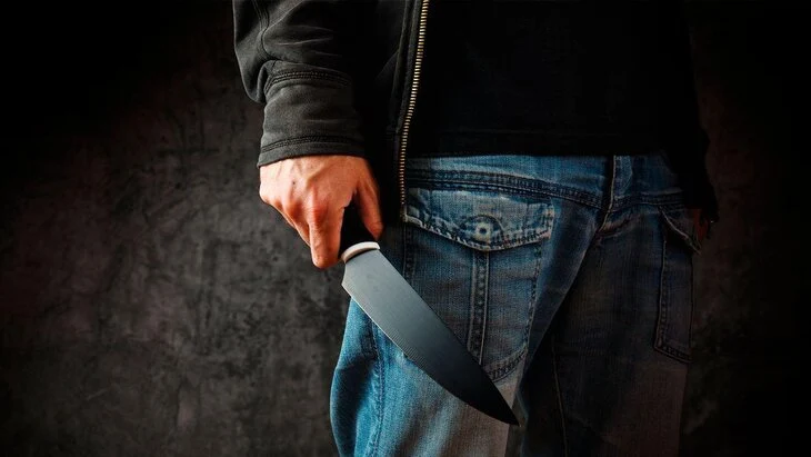 В Санкт-Петербурге мужчина убил знакомого молотком и ножом В Санкт-Петербурге мужчина убил знакомого молотком и ножом