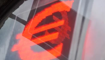 Центробанк установил курс евро выше 95 рублей на 11 августа