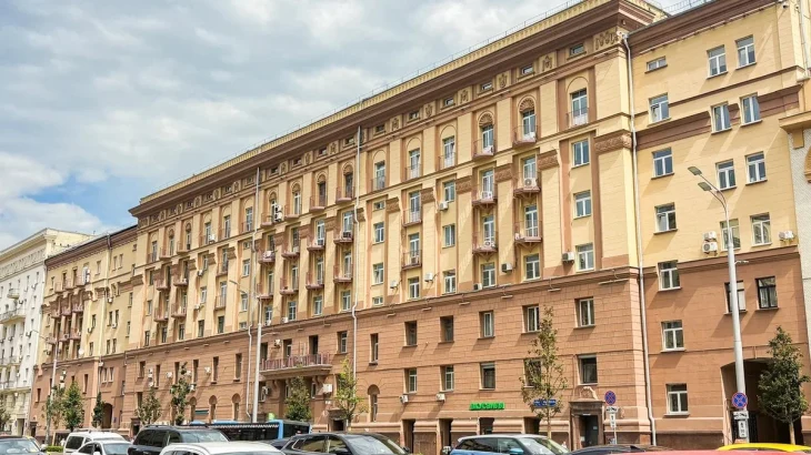 Три московских дома в стиле советской неоклассики получат новые лифты Три московских дома в стиле советской неоклассики получат новые лифты