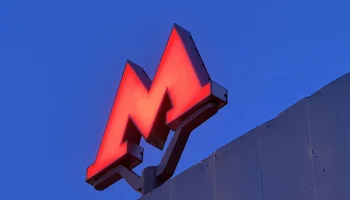 Интервалы поездов увеличили на фиолетовой ветке в Москве из-за человека на пути