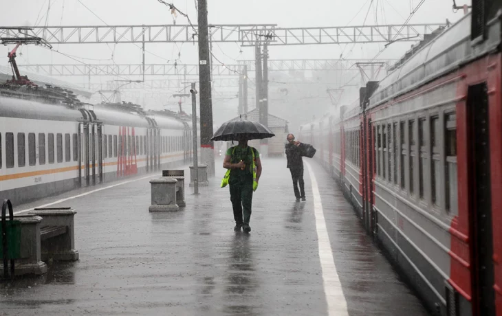 МЧС предупредило москвичей о сильном дожде и грозе с 18 на 19 апреля