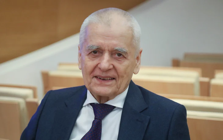 Академик РАН Онищенко поддержал идею относить к молодежи людей до 45 лет