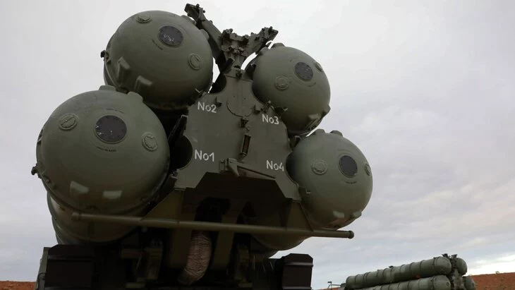 Силы ПВО России сбили воздушную цель в Севастополе Силы ПВО России сбили воздушную цель в Севастополе