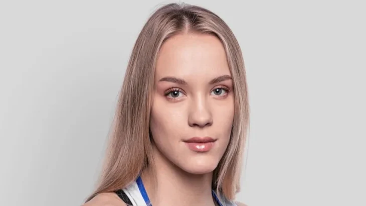 Азалия Аминева победила боксера из Венгрии и завоевала золотую медаль на ЧЕ Азалия Аминева победила боксера из Венгрии и завоевала золотую медаль на ЧЕ
