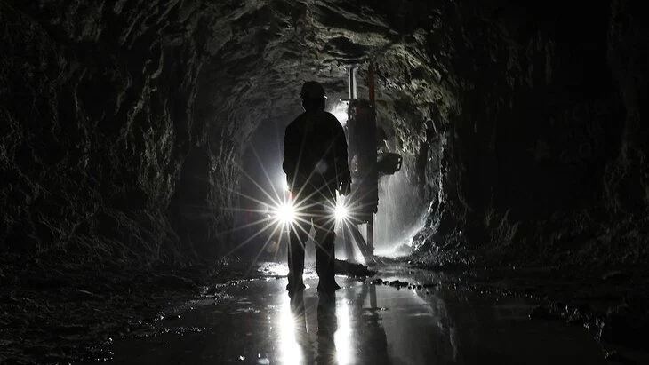 Трое горняков погибли на Камчатке при обрушении породы рудника Трое горняков погибли на Камчатке при обрушении породы рудника