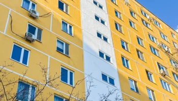 Более 600 фасадов жилых домов обновят в Москве в рамках программы капремонта
