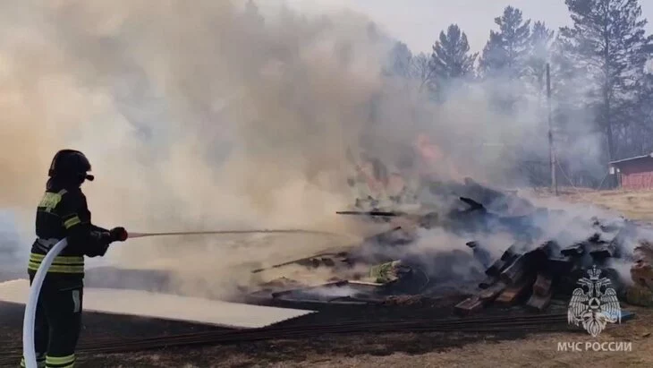 Пожарные локализовали возгорание в СНТ Забайкальского края Пожарные локализовали возгорание в СНТ Забайкальского края