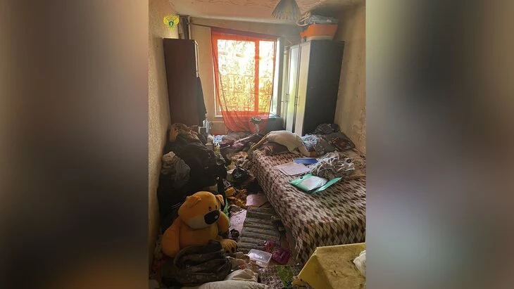 Мальчик выпал из окна квартиры на седьмом этаже на юге Москвы Мальчик выпал из окна квартиры на седьмом этаже на юге Москвы