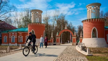 В московских парках начинается подготовка к летнему сезону В московских парках начинается подготовка к летнему сезону