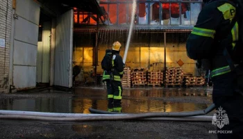 Пожар в цехе с полиэтиленом в Петербурге локализован