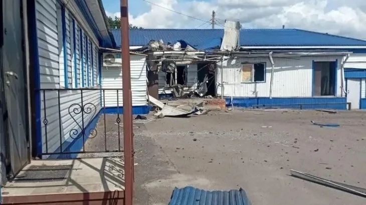 Шесть человек пострадали при ударе дрона ВСУ по пекарне в Курской области Шесть человек пострадали при ударе дрона ВСУ по пекарне в Курской области
