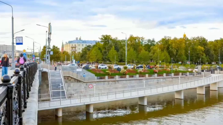 Собянин: Проект «Чистое небо» помог преобразить облик столичных улиц Собянин: Проект «Чистое небо» помог преобразить облик столичных улиц